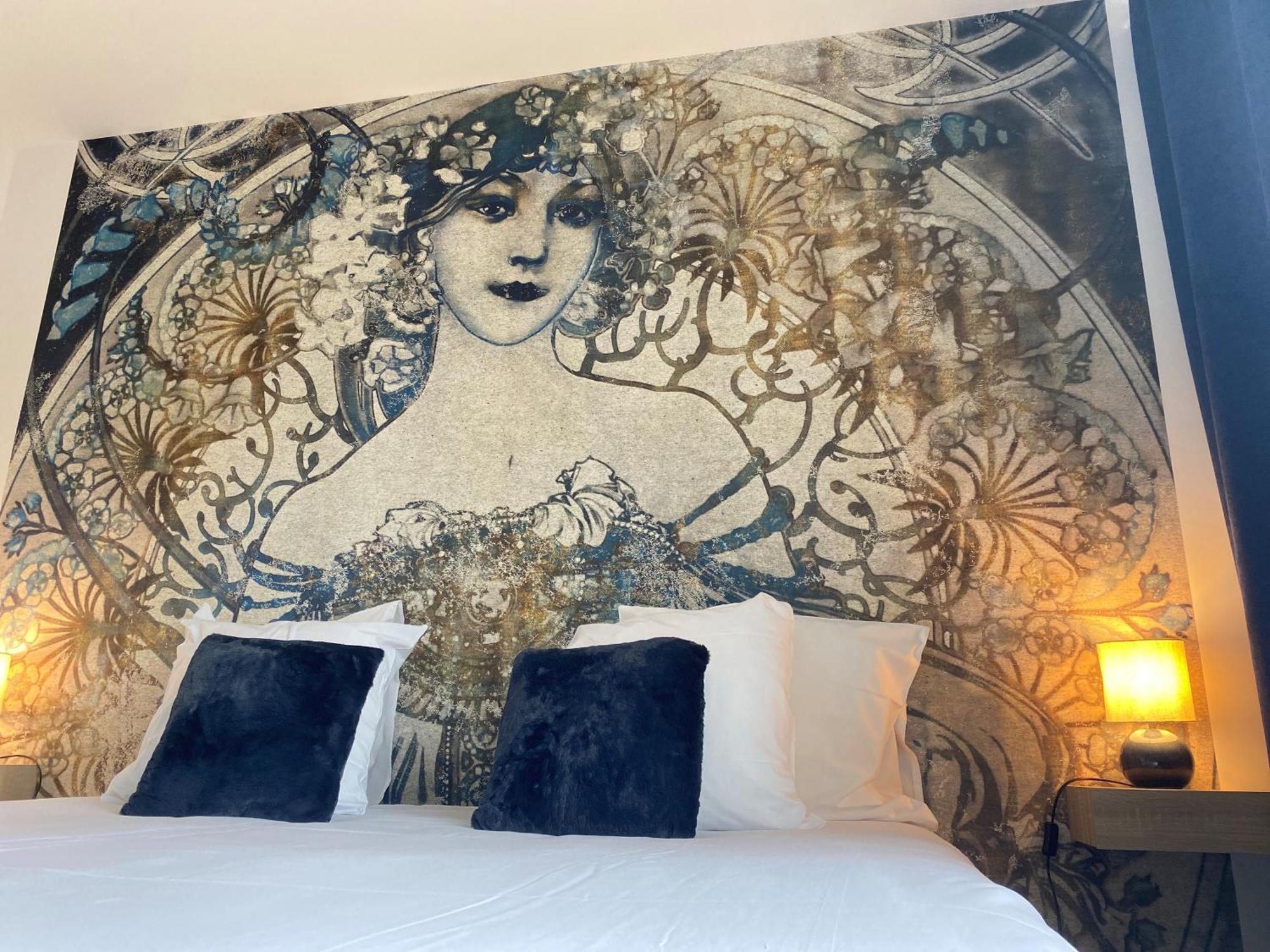 Logis Hotel Medieval, Montelimar Nord Rochemaure ภายนอก รูปภาพ