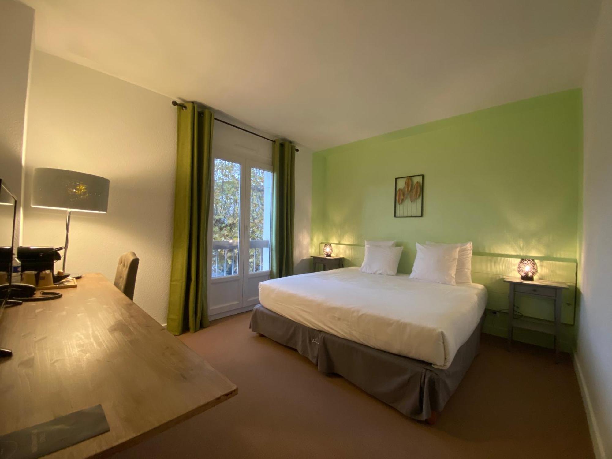 Logis Hotel Medieval, Montelimar Nord Rochemaure ภายนอก รูปภาพ